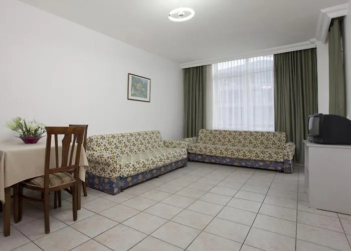 Kleopatra Aytur Αλάνια